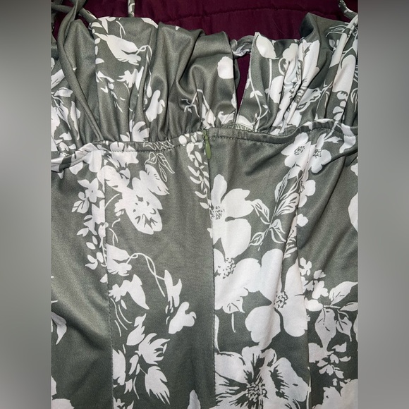 SHEIN / PARTHEA Green Floral Tie Shoulder Mermaid Hem Maxi Cami Dress Medium - Picture 8 of 9